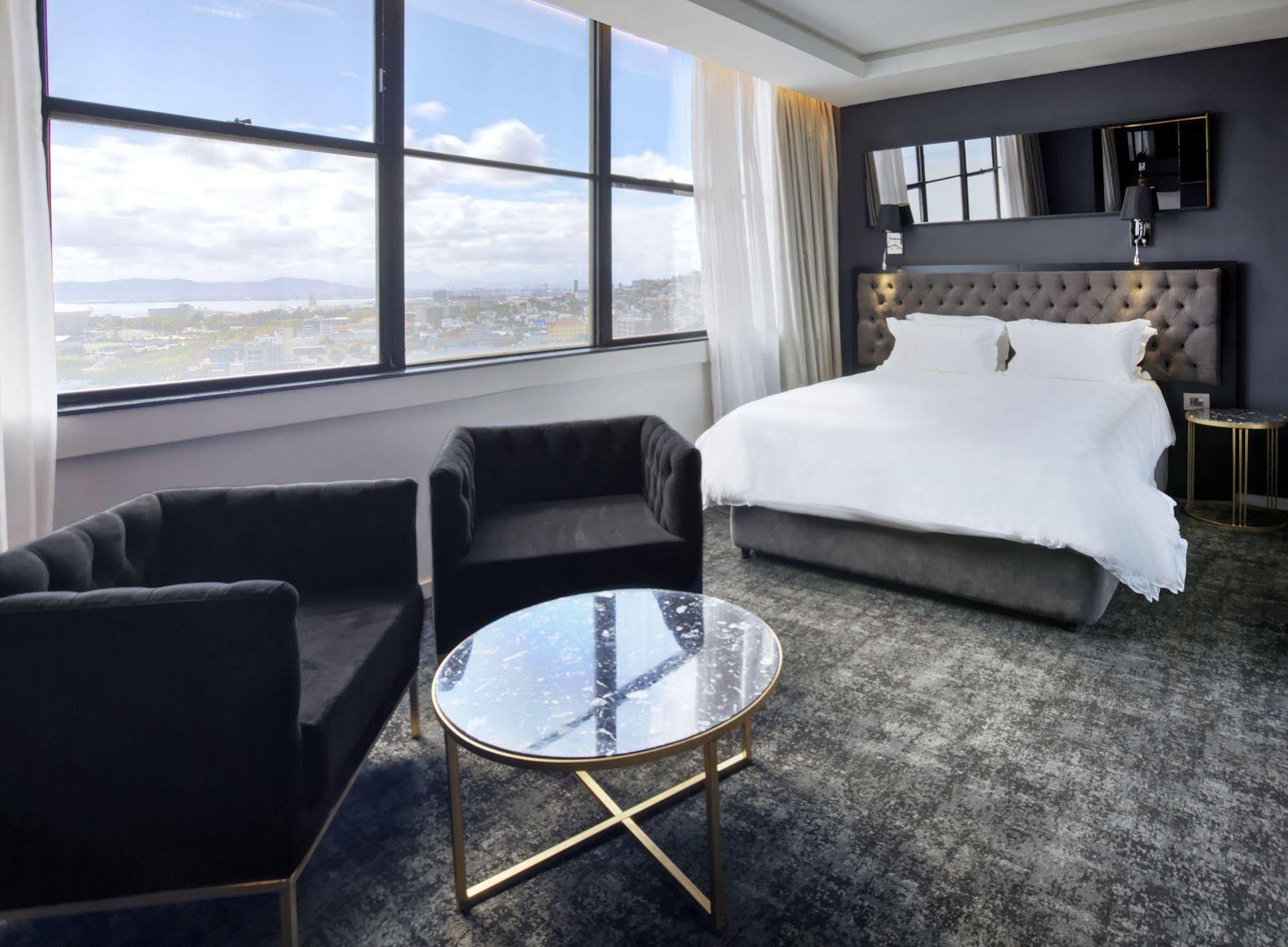The Ritz Hotel 3*